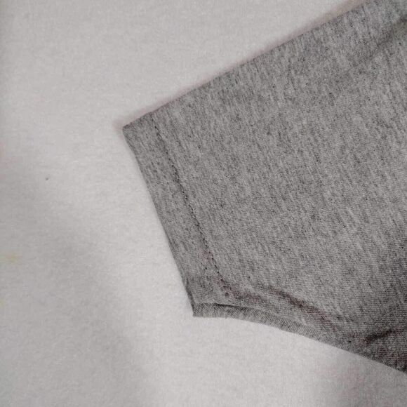 Boy's XS 4/5 tee shirt, grey Graphic design on front,  Brand Mad engine - Picture 5 of 9